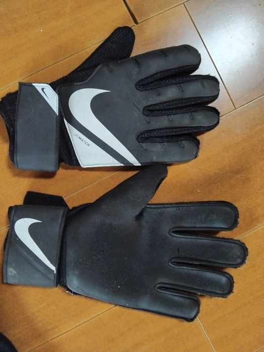 Adidasi Nike mar. 36/Adidas 35, manusi 7 si pantaloni portar 9-10ani