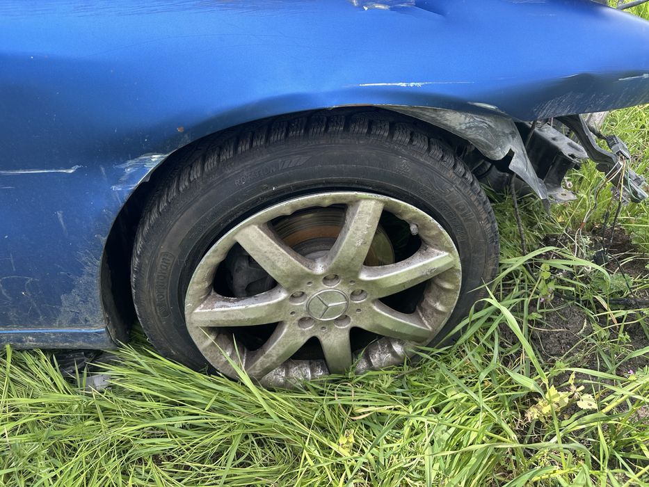 Продавам w203 на части