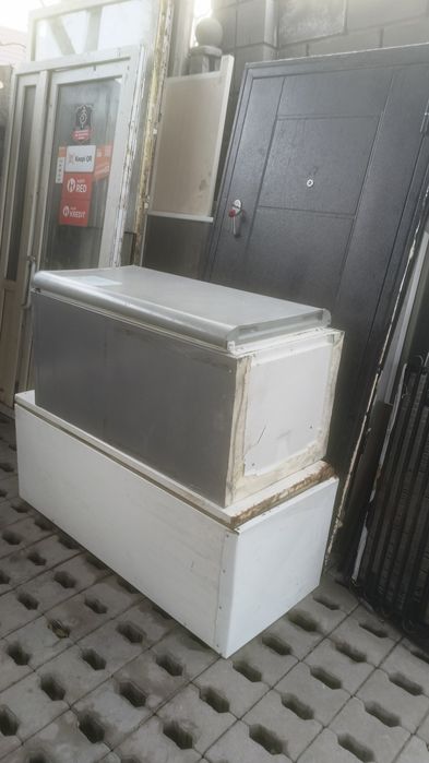 Будка для собак или домик.