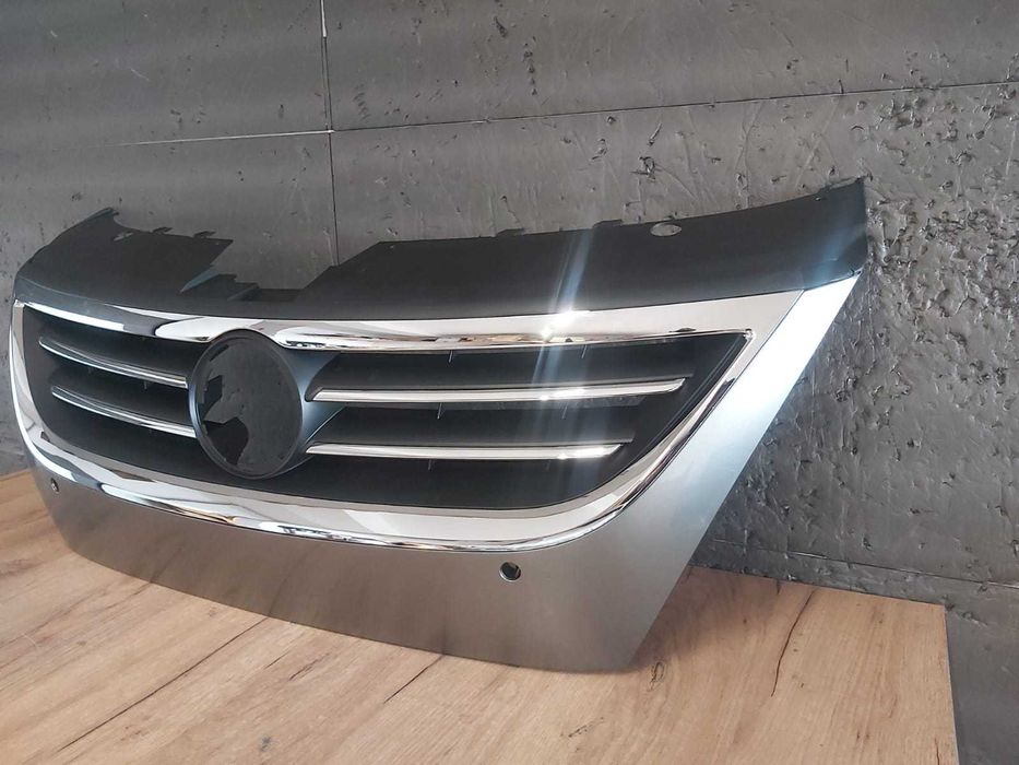 Grila Radiator Senzori Parcare VW Passat CC 2008-2012 (LC8Y (Auriu))
