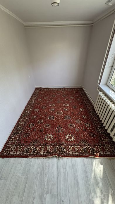 ковер из шерсти