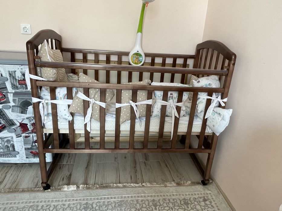 Продам детскую кроватку