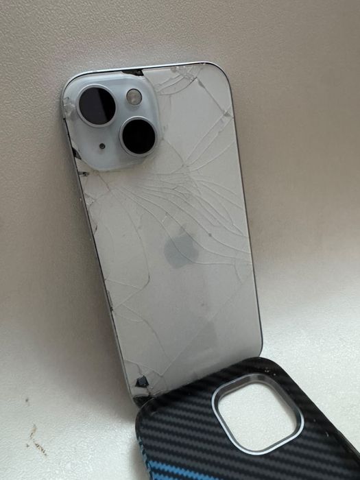 Iphone 15 сатылады срочно 128 гб