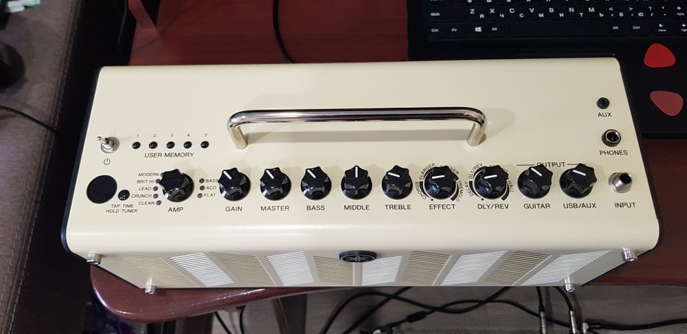 Комбоусилитель Yamaha THR10