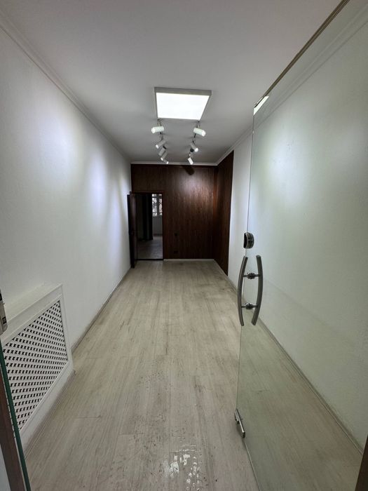 Продается Нежилое В центре 3х комн 1-я линия Яккасарай Ор-р Qanotchi