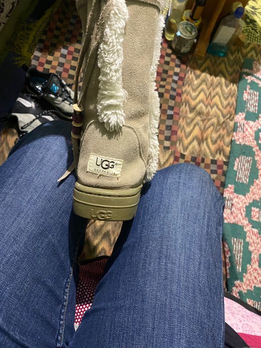 Cizme UGG second-hand