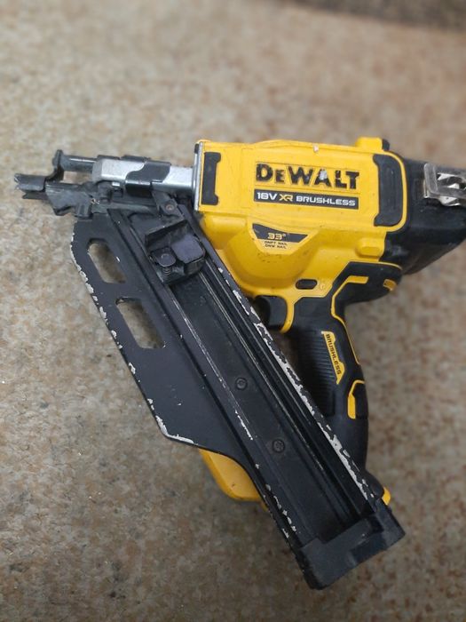 Devalt pisto cuie ca nou 2025 dcn930