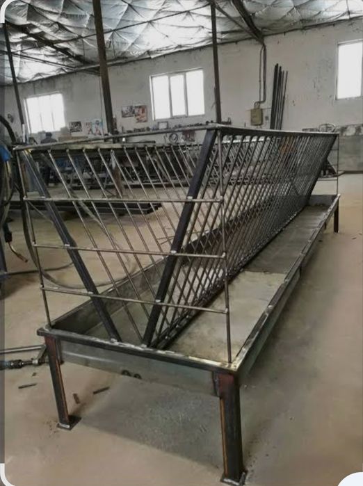 Vând iesle pentru oi pentru mai multe informații despre lucrare la num