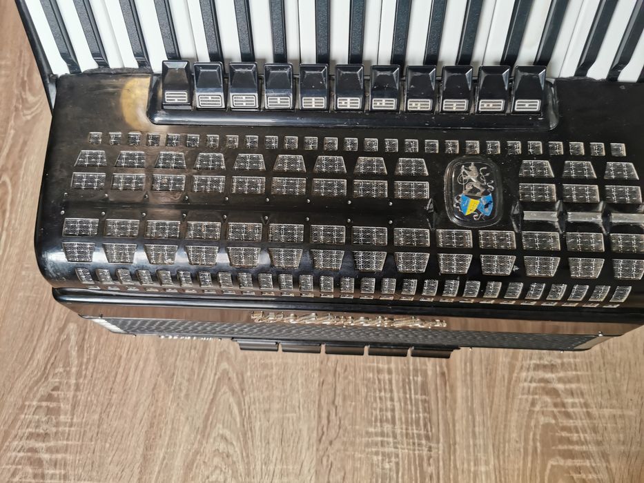 Acordeon Weltmeister 120 basi
