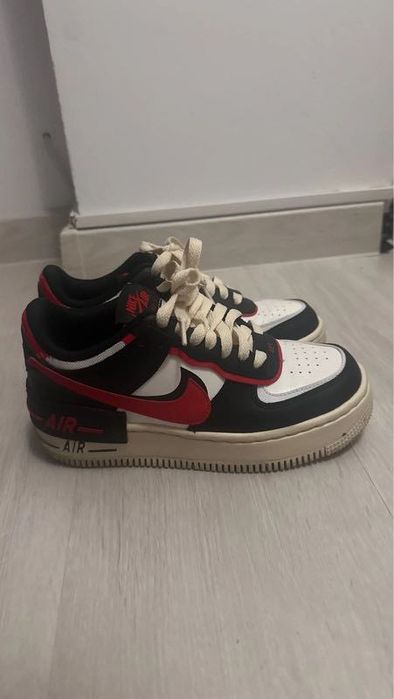 adidasi nike fara defecte