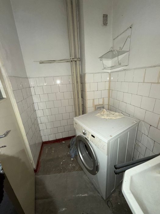 Apartament 3 camere de vanzare -zona excelenta