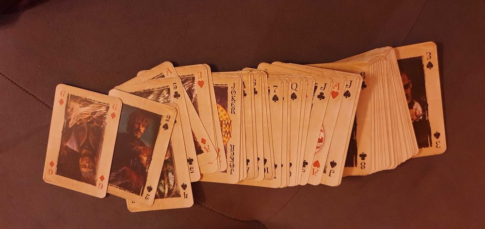 Carti de joc Harry Potter si joc Trivial Pursuit Harry Potter
