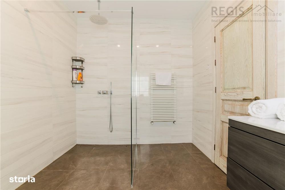 Vila moderna de 5 camere zona Lacul Noua