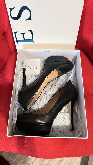 Pantofi piele Guess