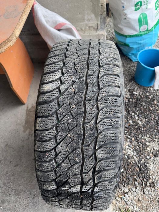 Продам диски с шиной на Бмв