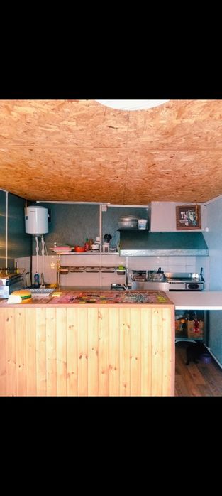 Продается светлая,уютная донерная!