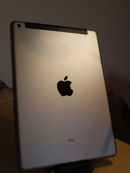 iPad 5 128GB Space Grey