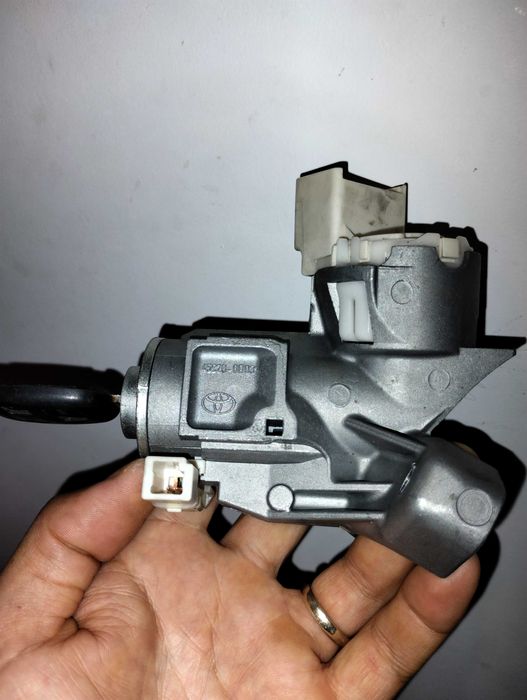 Contact toyota yaris p9 (2005-2011)