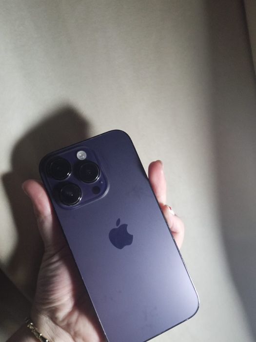 Отличном состоянии 14-й про 256 гб