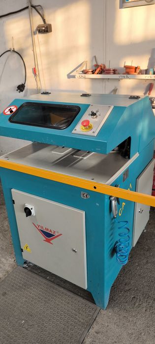 Ъглопочистваща машина за PVC Yilmaz