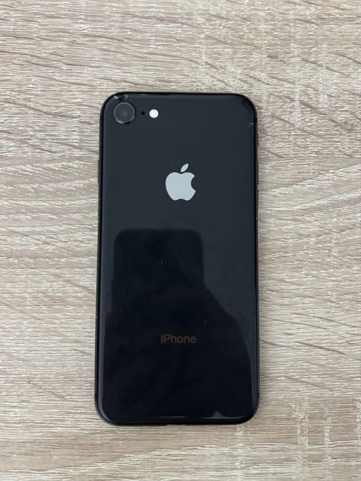 iPhone 8 черный.