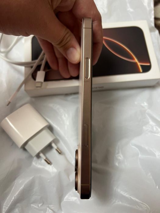 Продам Айфон 16 про макс