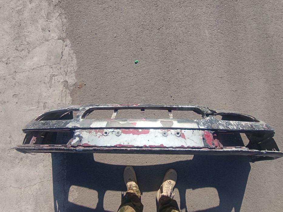 Бампер на ауди 80 б4