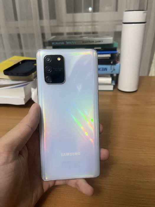 Продам Samsung galaxy s10 Lite 2021