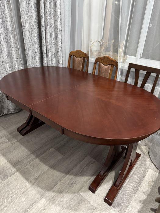 Продам стол 3 метра в подарок стулья