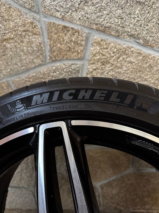 Гуми Michelin pilot sport 4s 245/40r19
