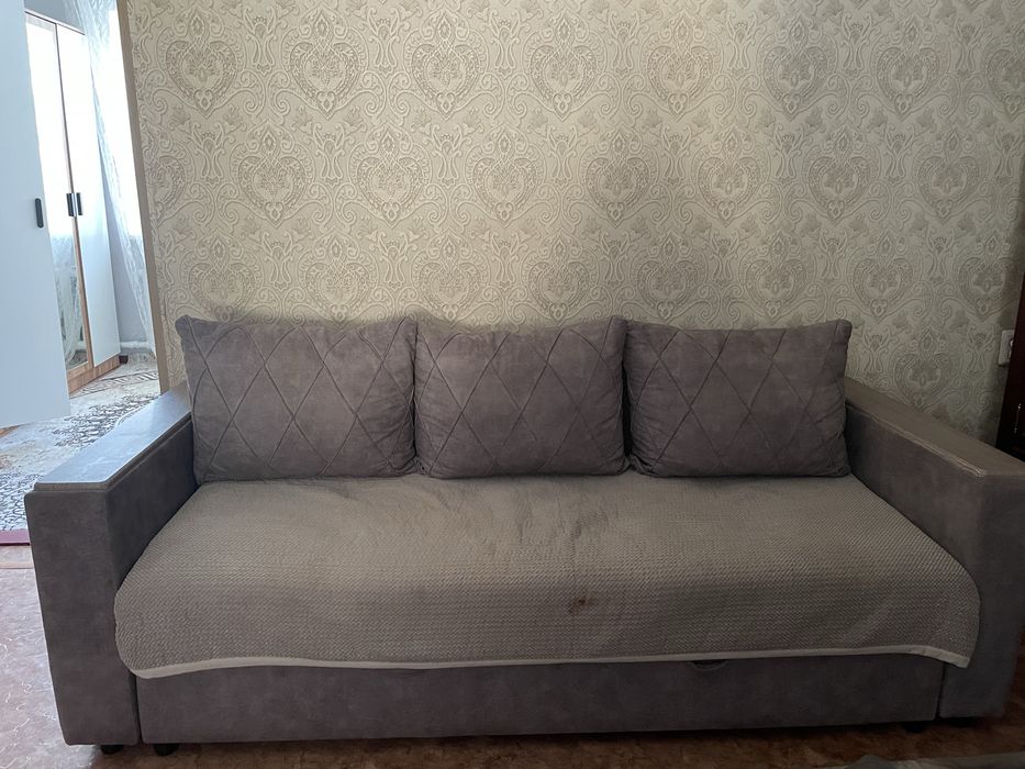Продам диван с креслой