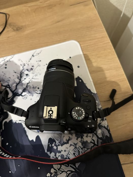 Фотоаппарат canon EOS 2000d
