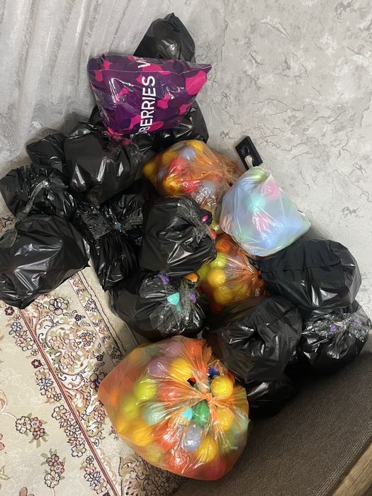 Продам бассейн с шариками