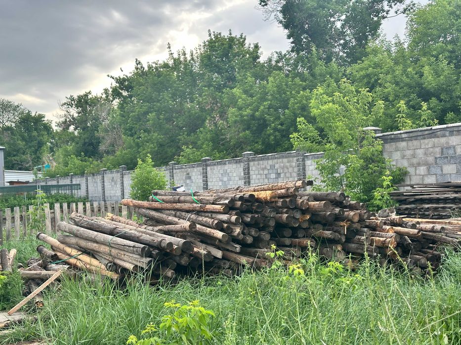 Деревянная стойка, кругляк