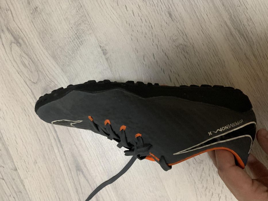 Футболни бутонки