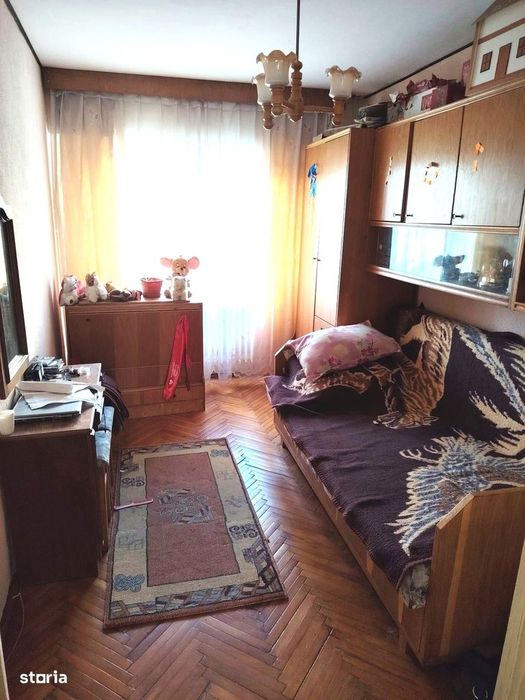 Potențial uriaș- Apartament 3 camere 74mp Pret 78.000eur neg