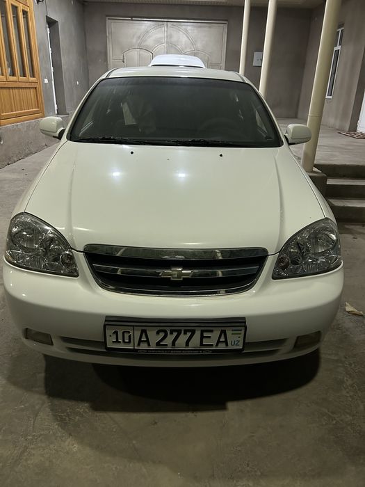 Lacetti 1.8 sotiladi!