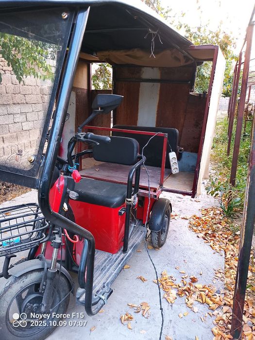 Elektr uch gʻildirakli sukuter