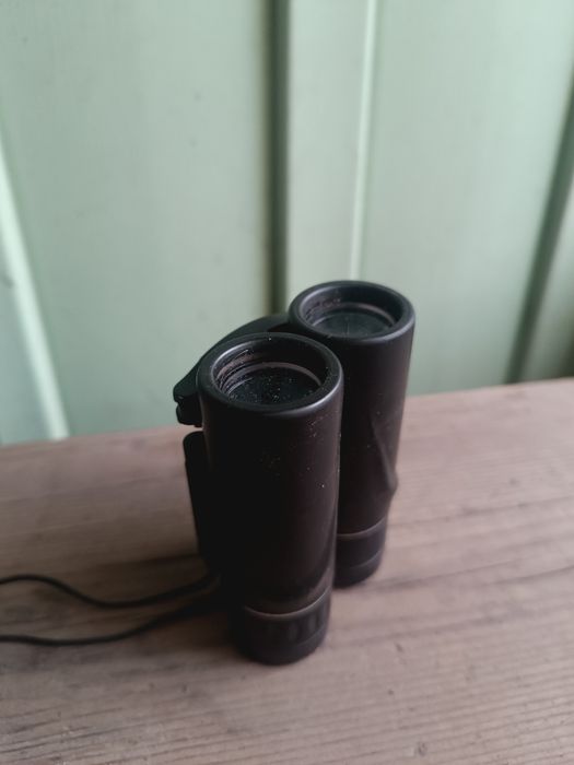 продам бинокль 8x21