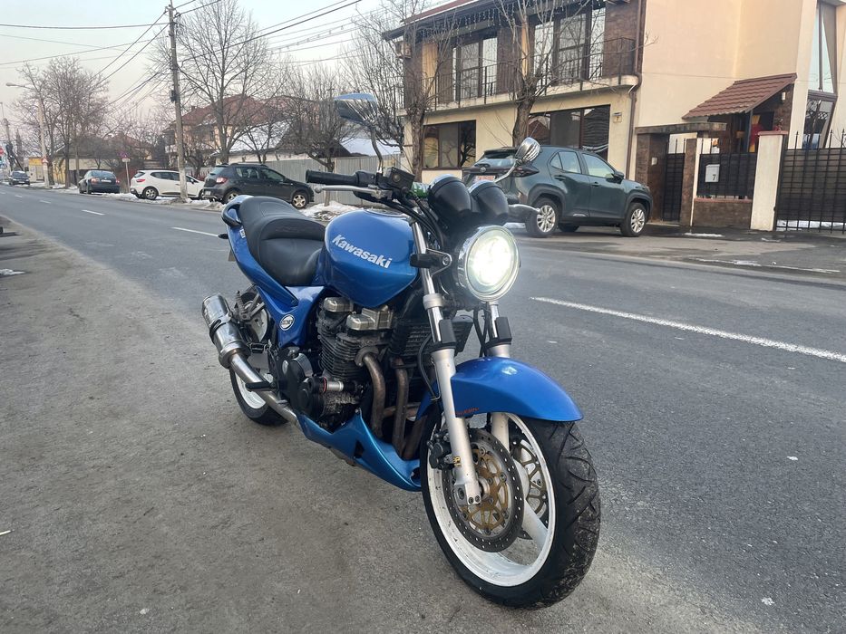Kawasaki ZR7 • 750 Cmc • Recent Adus •