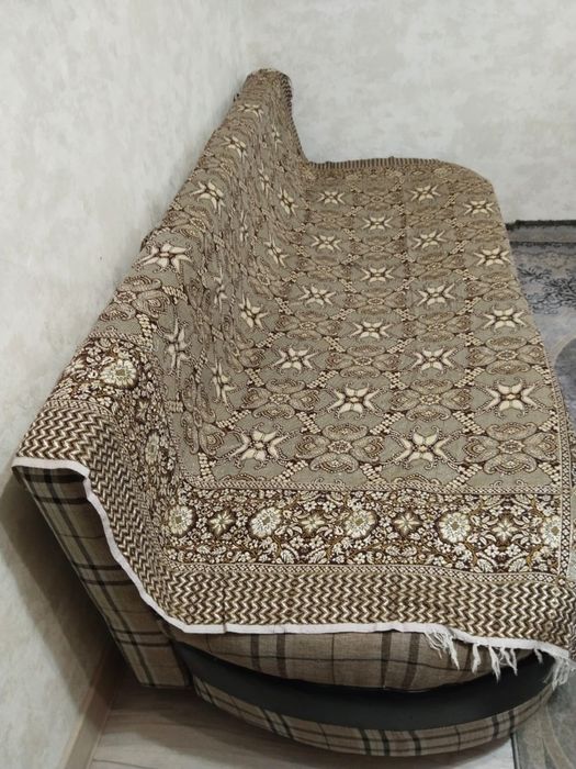 Продам тахту в хорошем состоянии