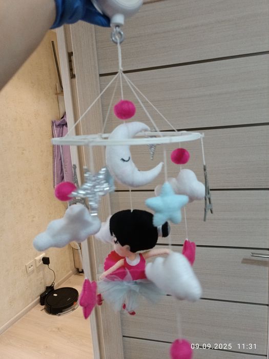 Продам мобиль для девочки