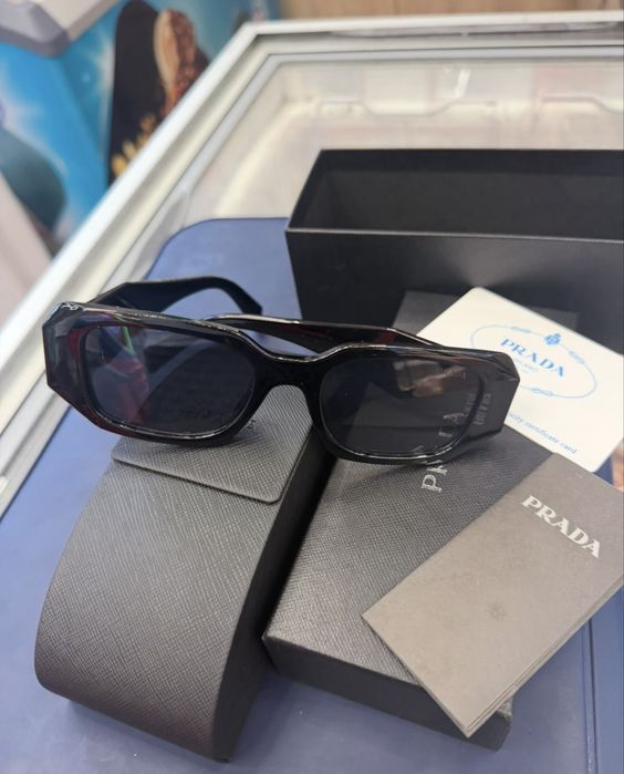 Ochelari Prada !