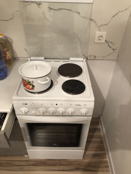 Отдам электро плиту