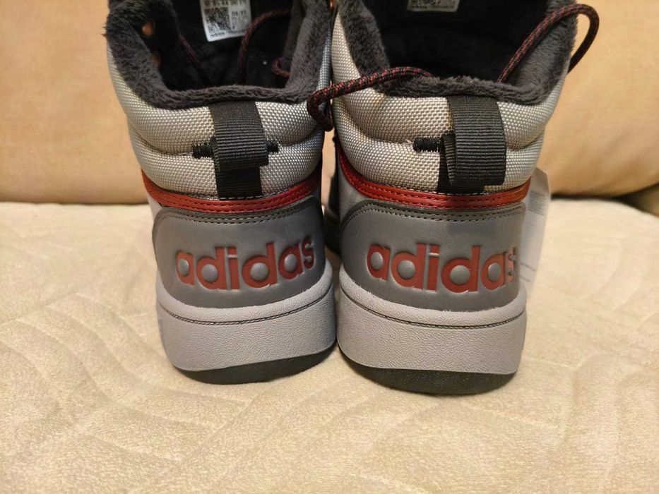 кроссовки мужские Adidas Hoops