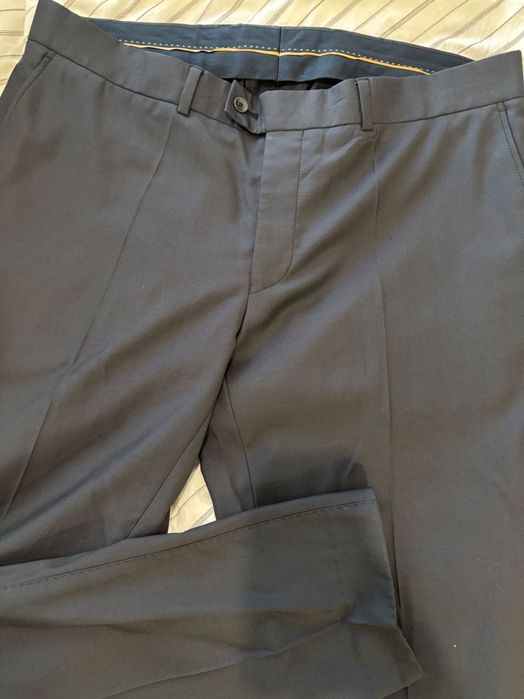 Costum seroussi marimea 54. Editie limitata. Nou