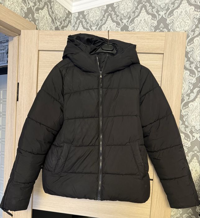 Продам куртки весна