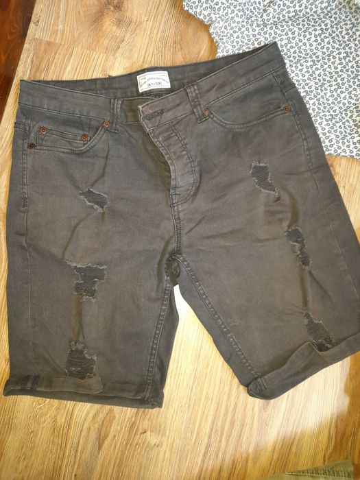 Лот къси панталони и риза