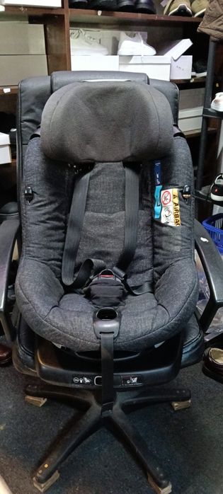 Vând Scaun auto i-Size Maxi Cosi Axissfix Plus, Rotativ,45-105 cm