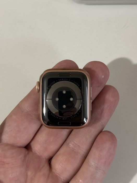 Продам apple watch 6 40mm